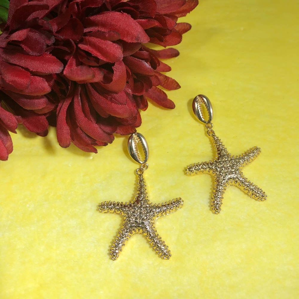 Starla Earrings 💛💛